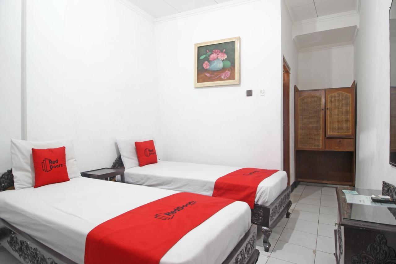 Reddoorz Plus @ Taman Siswa 3 Yogyakarta Exteriör bild